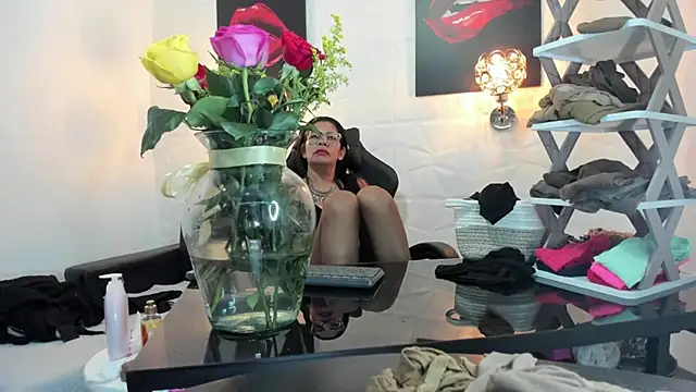 Snapshot of miss_lucero1 chatting on 03.20.25 miss lucero1 online show from 03.20.25