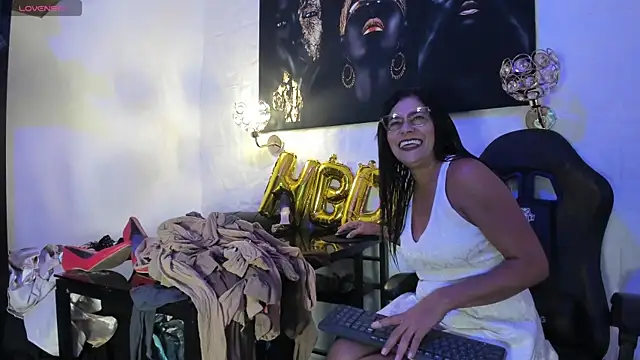 Snapshot of miss_lucero1 chatting on 10.06.25 miss lucero1 online show from 10.06.25