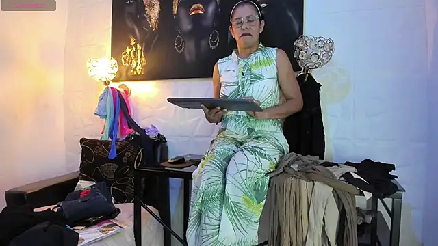 Snapshot of miss_lucero1 chatting on 10.29.25 miss lucero1 online show from 10.29.25