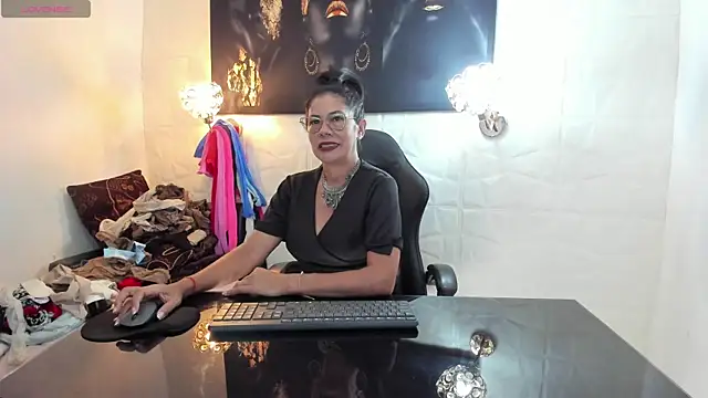 Snapshot of miss_lucero1 chatting on 11.07.25 miss lucero1 online show from 11.07.25