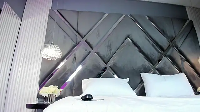 Snapshot of MaluDiaz chatting on 02.14.26 MaluDiaz online show from 02.14.26