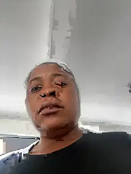 Snapshot of juicybatate chatting on 12.02.24 juicybatate online show from 12.02.24