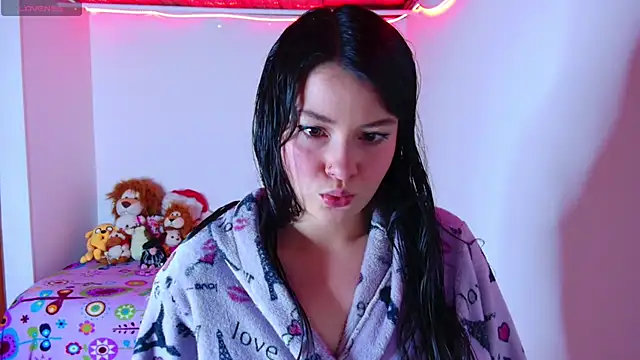 juli05star20 online show from 11.26.25