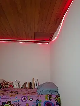 juli05star20 online show from 02.27.26