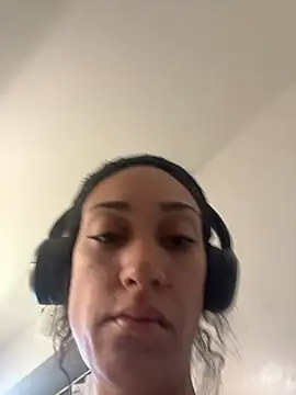 Snapshot of starrynikki chatting on 01.14.25 starrynikki online show from 01.14.25