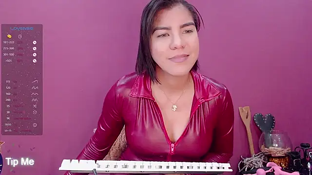 Karly Grey s online show from 02.12.25