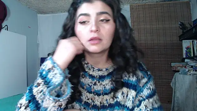 Snapshot of Marci_owo chatting on 12.05.24 Marci owo online show from 12.05.24