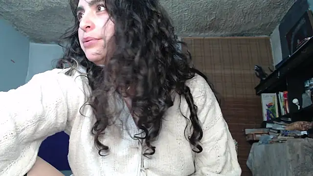 Snapshot of Marci_owo chatting on 12.05.24 Marci owo online show from 12.05.24