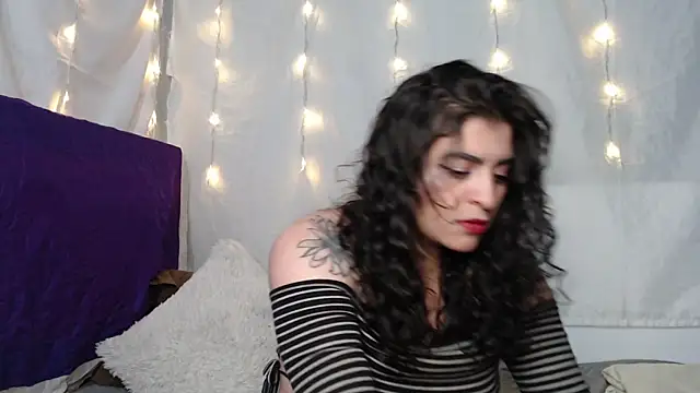 Snapshot of Marci_owo chatting on 12.17.24 Marci owo online show from 12.17.24