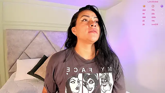 Miss Ambeer online show from 11.23.25