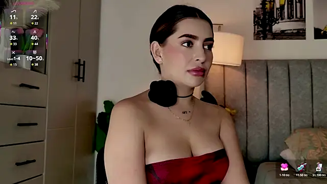 Snapshot of caralella chatting on 05.26.26 caralella online show from 05.26.26