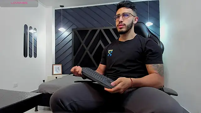 Liam Kleiin online show from 11.19.25