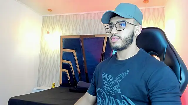 Snapshot of Liam_Kleiin chatting on 02.07.26 Liam Kleiin online show from 02.07.26