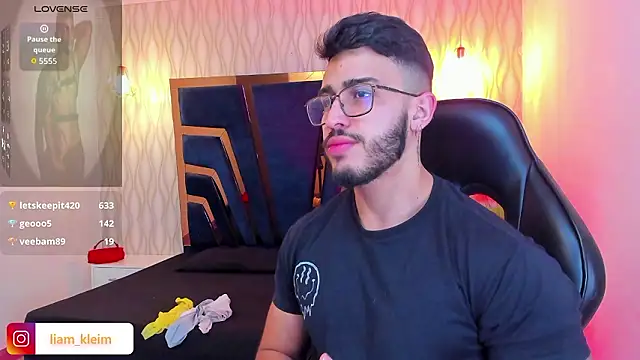 Snapshot of Liam_Kleiin chatting on 02.12.26 Liam Kleiin online show from 02.12.26