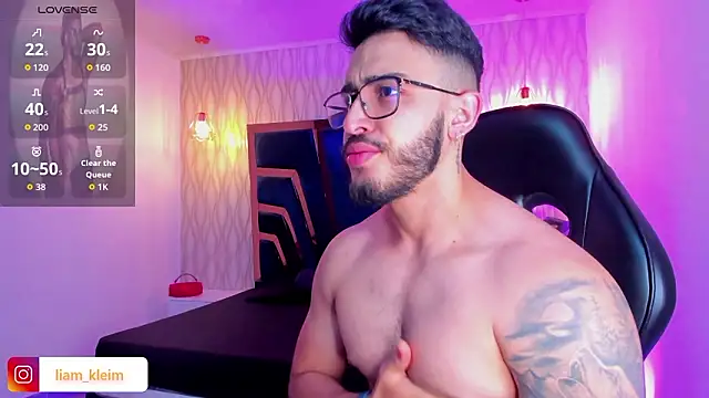 Snapshot of Liam_Kleiin chatting on 02.13.26 Liam Kleiin online show from 02.13.26