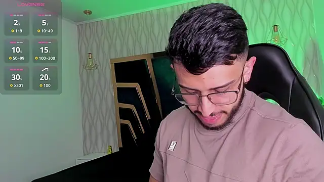 Snapshot of Liam_Kleiin chatting on 02.18.26 Liam Kleiin online show from 02.18.26