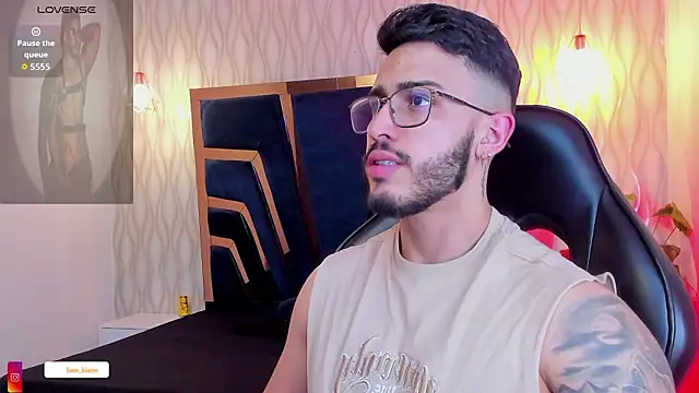 Snapshot of Liam_Kleiin chatting on 02.22.26 Liam Kleiin online show from 02.22.26