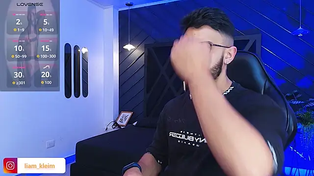 Snapshot of Liam_Kleiin chatting on 02.23.26 Liam Kleiin online show from 02.23.26