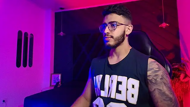 Snapshot of Liam_Kleiin chatting on 02.26.26 Liam Kleiin online show from 02.26.26