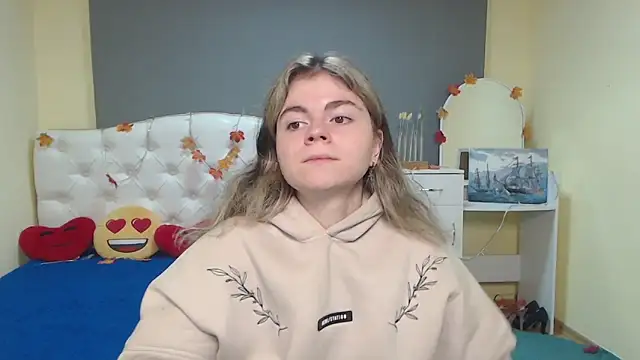 TinaRedly online show from 11.17.25