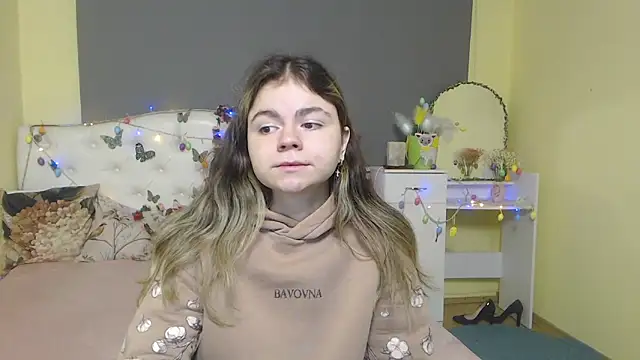 TinaRedly online show from 04.10.26