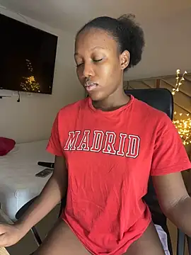 Snapshot of kellya_ chatting on 09.19.25 kellya online show from 09.19.25