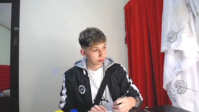  Thomas hot  online show from 01.01.25