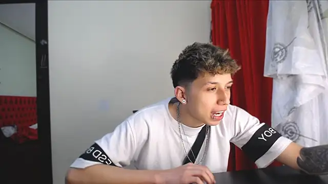  Thomas hot  online show from 01.07.25