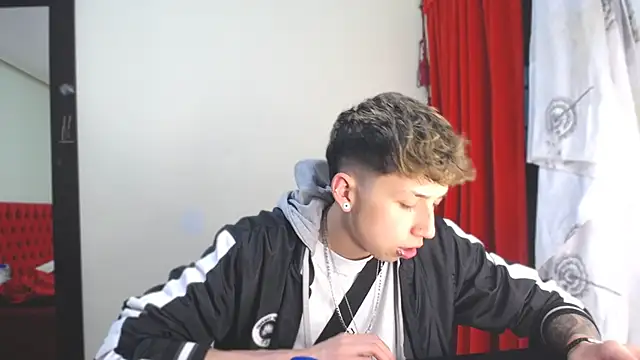  Thomas hot  online show from 01.08.25