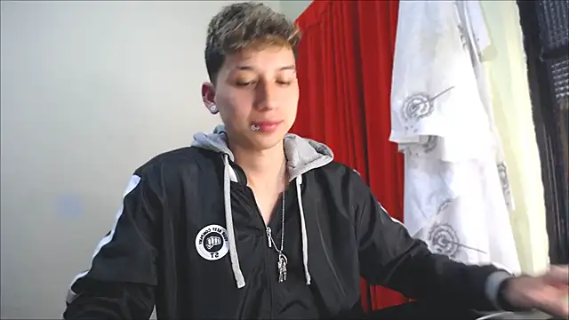  Thomas hot  online show from 01.12.25