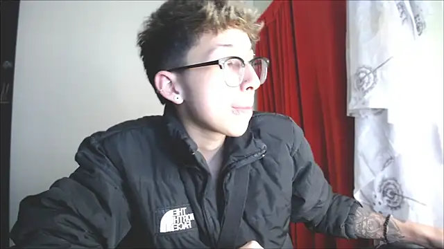  Thomas hot  online show from 01.15.25