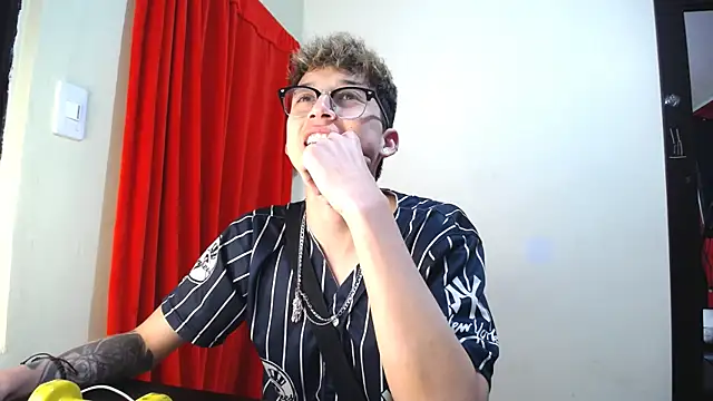  Thomas hot  online show from 01.30.25