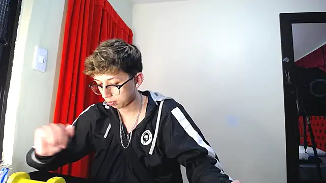  Thomas hot  online show from 01.31.25