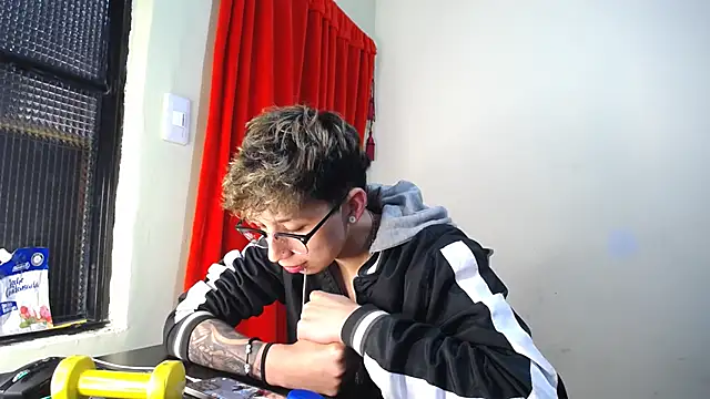  Thomas hot  online show from 02.01.25