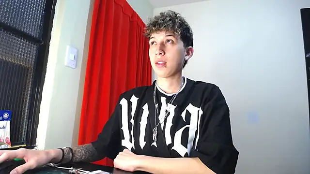  Thomas hot  online show from 02.07.25