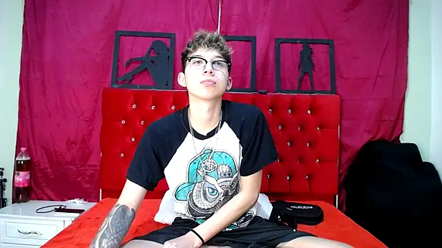  Thomas hot  online show from 02.13.25