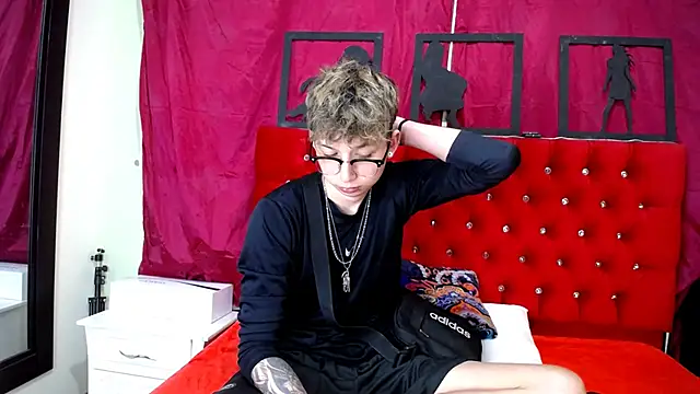  Thomas hot  online show from 02.16.25