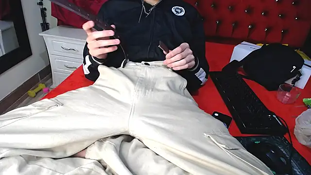  Thomas hot  online show from 02.18.25