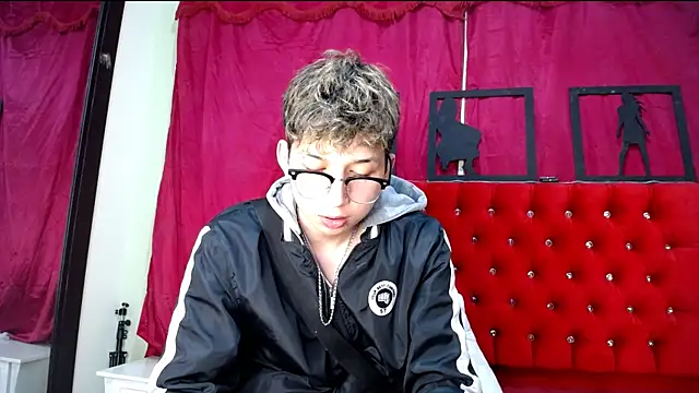  Thomas hot  online show from 02.21.25