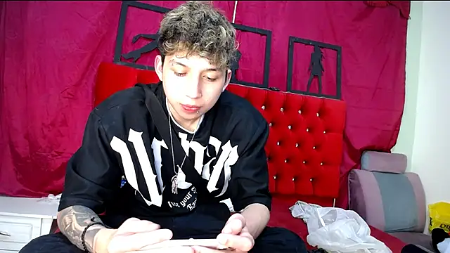  Thomas hot  online show from 02.26.25