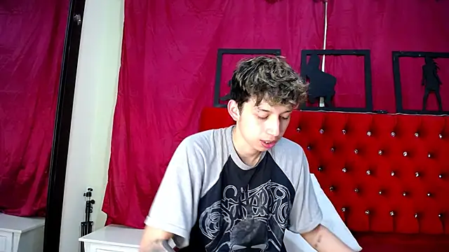  Thomas hot  online show from 02.28.25