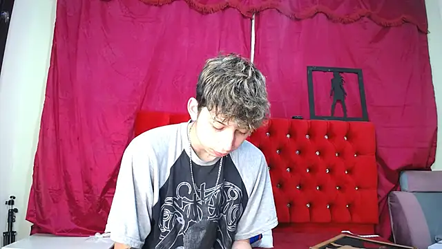  Thomas hot  online show from 03.01.25