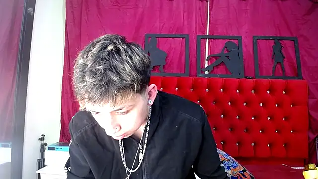  Thomas hot  online show from 03.18.25