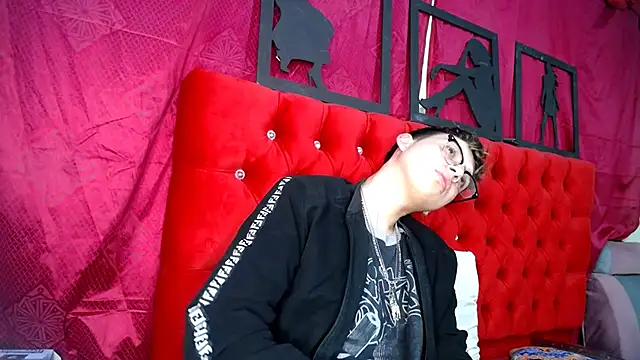  Thomas hot  online show from 03.19.25