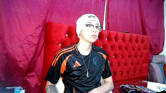  Thomas hot  online show from 03.22.25