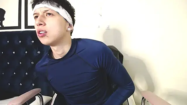  Thomas hot  online show from 10.03.25