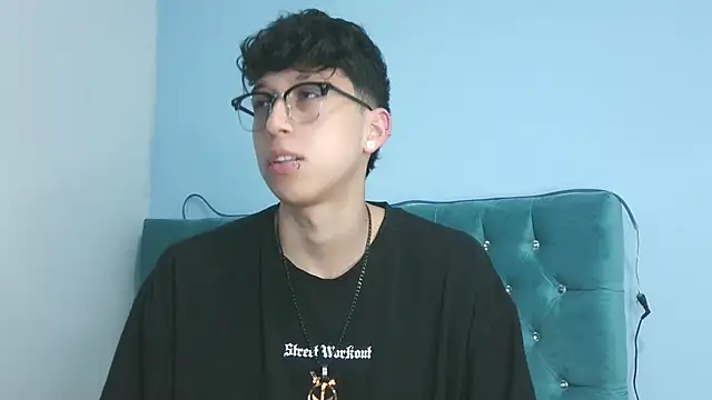  Thomas hot  online show from 04.16.26