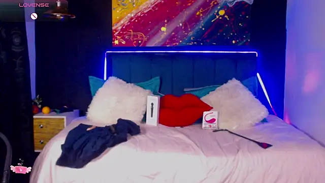 megan collins96 online show from 12.21.24