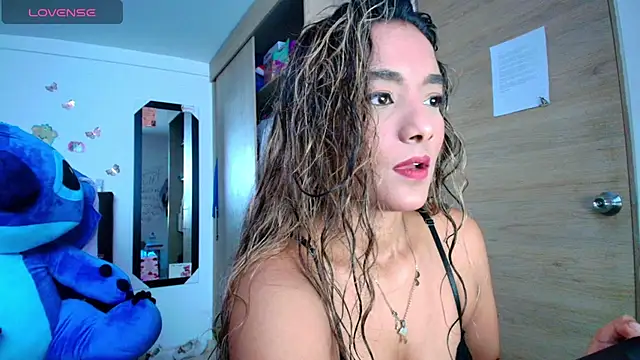 Snapshot of megan_collins96 chatting on 04.27.26 megan collins96 online show from 04.27.26