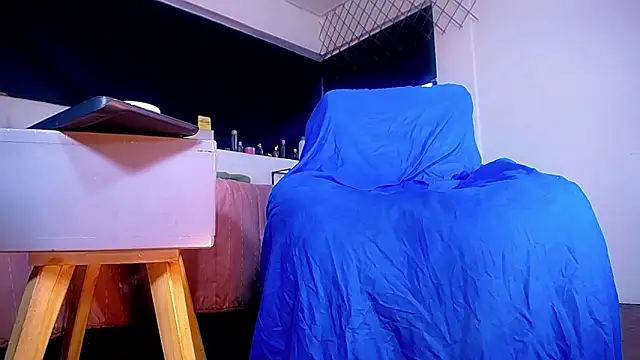 Snapshot of bellatrixx_69 chatting on 10.25.25 bellatrixx 69 online show from 10.25.25